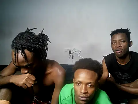 threemaniasn Live XXX chat