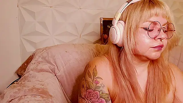 Chat XXX en directo de Satyn_doll