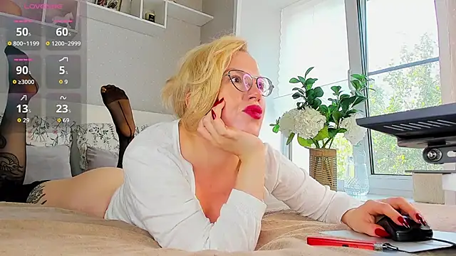 QueenViktoria 라이브 XXX 채팅