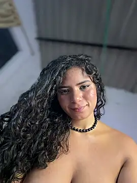 Chatroom XXX en direct de Simone_Miller