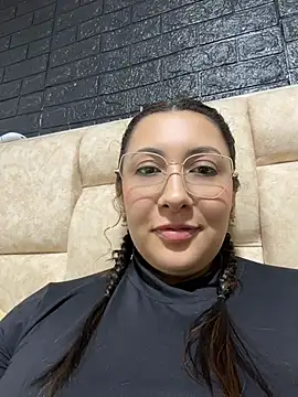 Chat +18 de KittyObsession ao vivo