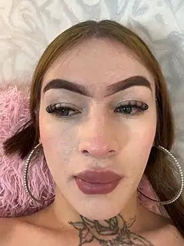 lizz_lunna élő XXX-chatje