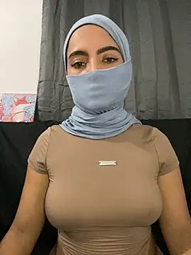 Pokazy przed kamerką – jade_nassar