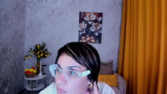 MayaNoire's Live XXX Chat