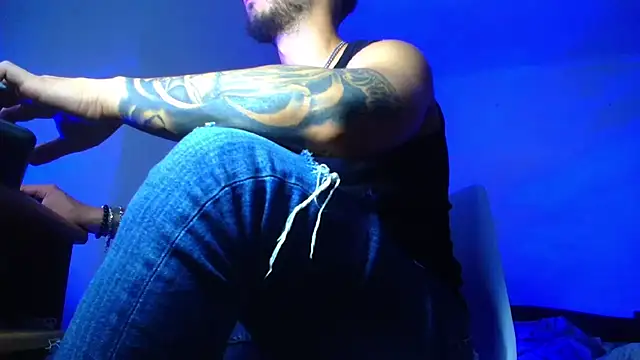 XXX chat uživo modela XanderCage99