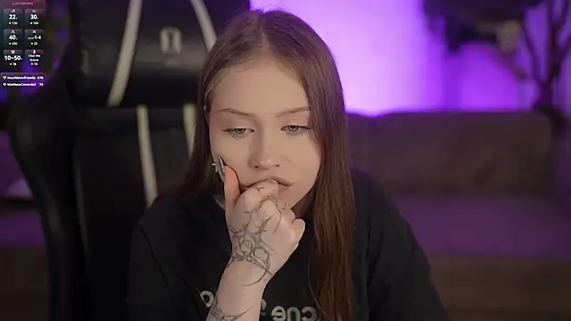 Esmie_Smile's Live XXX Chat