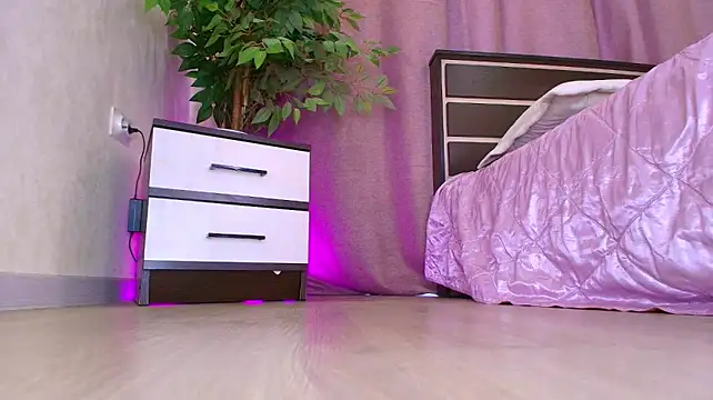 Yulianna_Smith – Naživo XXX chat