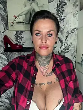 InkedMissLaBaehm Chat XXX live