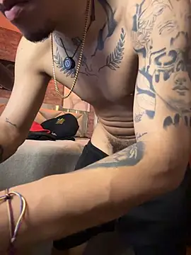 Chat +18 de AlphaMasterXxx ao vivo