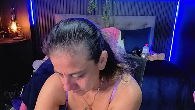 Chat +18 de sasi_luna ao vivo