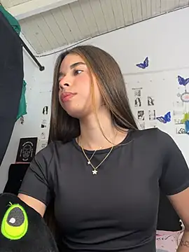 Milleradhara24 – Live XXX-chat