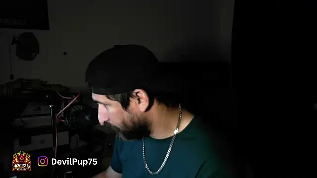 צ'אט XXX בשידור חי של DevilPup75_
