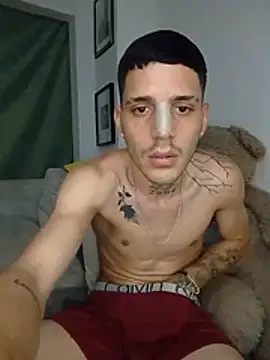 MaxHornyLatin – Naživo XXX chat
