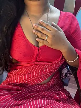 APKI_WIFE_1's Live XXX Chat