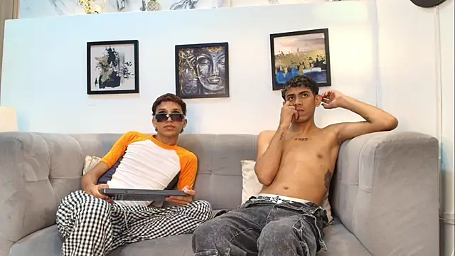 RED_ZONE_BOYS' Live XXX Chat