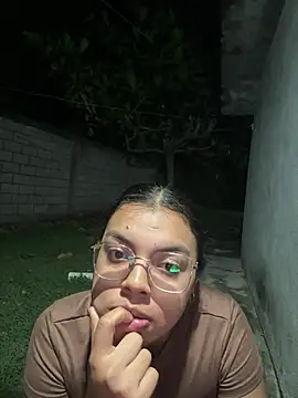 Adri_zu's Live XXX Chat