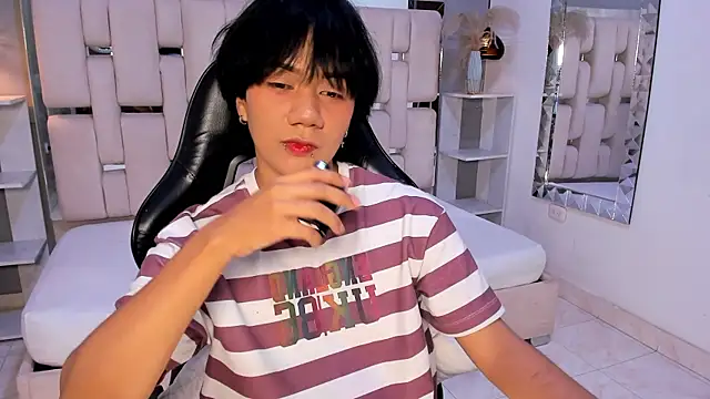 Eriol_'s Live XXX Chat
