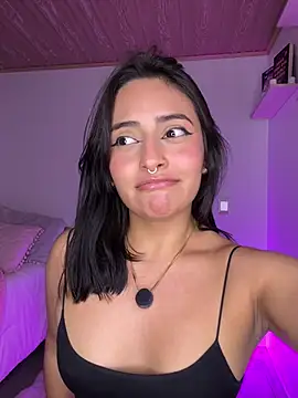 Chatroom XXX en direct de NandaVixen
