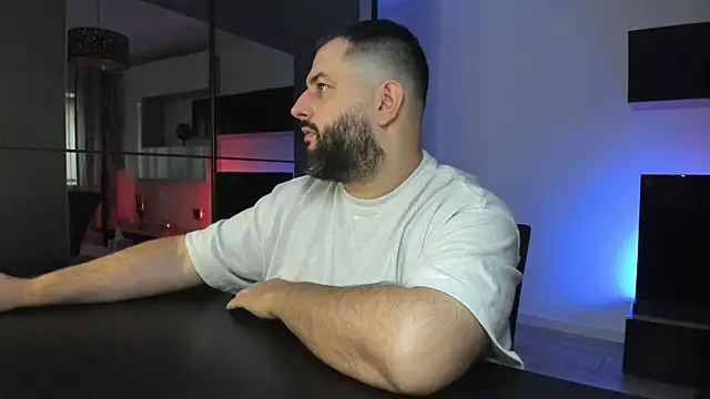 Show modela DravenPeak na web-kameri
