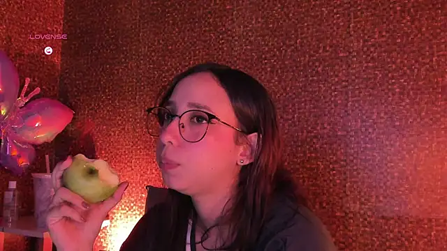 Chatroom XXX en direct de Apartment28