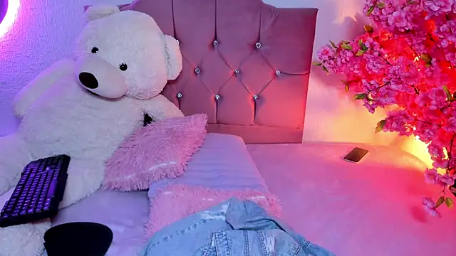 Chatroom XXX en direct de Antonella_Moretti_