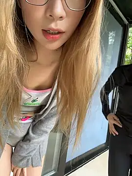 xiaozz-001 webkamerás műsora