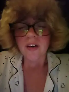 mcjbgfhgjhiiilllufjyf's Webcam Show