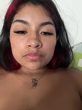 Chat +18 de ChantalPetit ao vivo