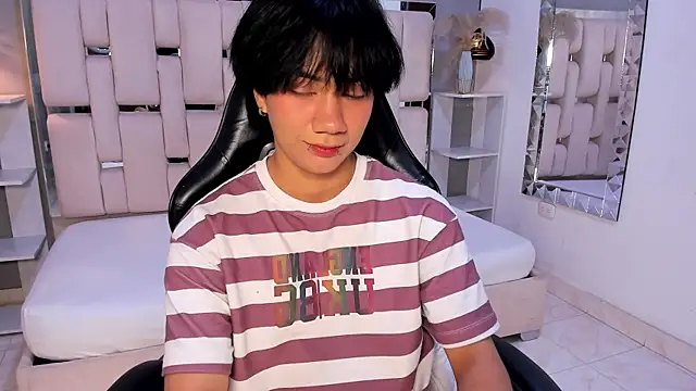 Eriol_ Chat XXX live