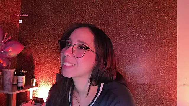 Chatroom XXX en direct de Apartment28