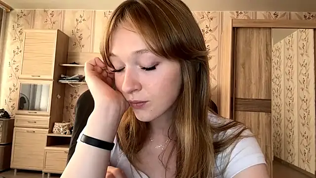Pokazy przed kamerką – SalmonWhip