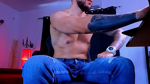 MightyAaron66 – Naživo XXX chat