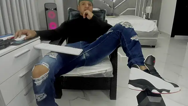 Chat XXX ao vivo de master_leather