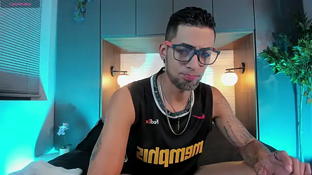 Živý XXX chat DrakeNeumann