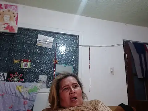 Živý XXX chat Perla1981--