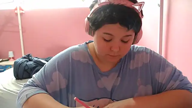dramaticdumpsterfire Show in webcam