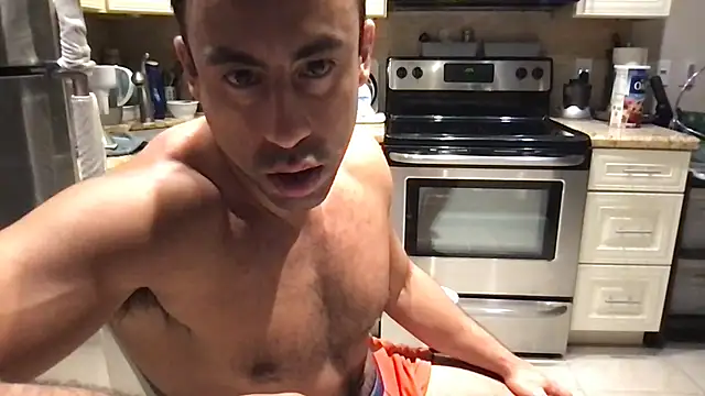 BigGuyMuscle XXX чат на живо