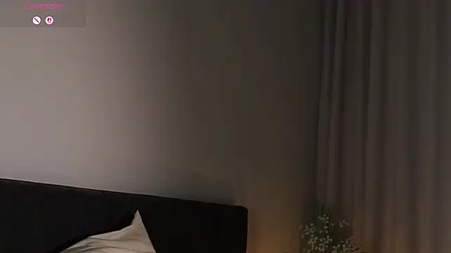 LettySlovacek Adlı Modelin Canlı XXX Sohbeti