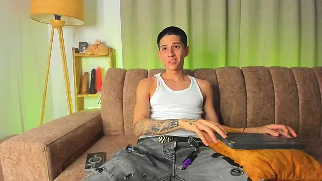 Chat XXX ao vivo de Steven_21Cm