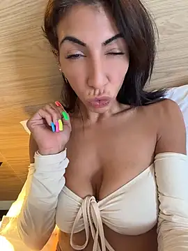 Yasmiinee's Live XXX Chat