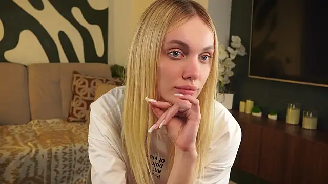 MarietteSolina Chat XXX in diretta