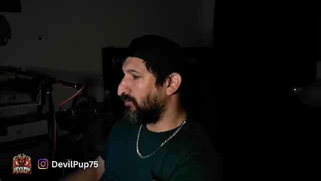 DevilPup75_'s Webcam Show