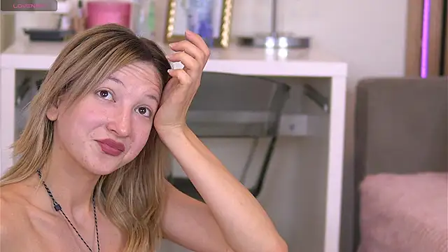 AlexiaNoiir Chat XXX in diretta