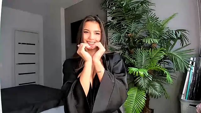 love_is_'s Webcam Show