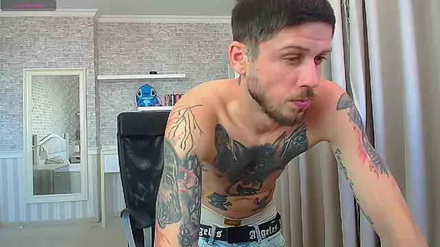 JonahShaw live XXX chat