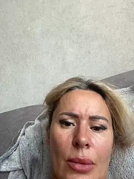 Tania201243 Live XXX-Chat