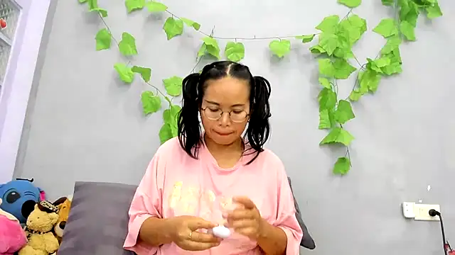 Chat +18 de loveley_jenny ao vivo