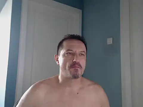 MisterFaithRO's Live XXX Chat