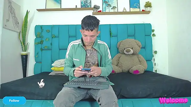 Chat +18 de Genin23cm ao vivo