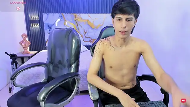 Estiv18_ Adlı Modelin Canlı XXX Sohbeti